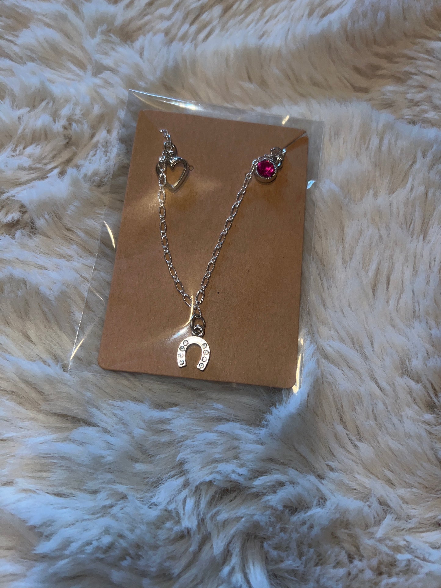 Silver horseshoe heart charm hatchain